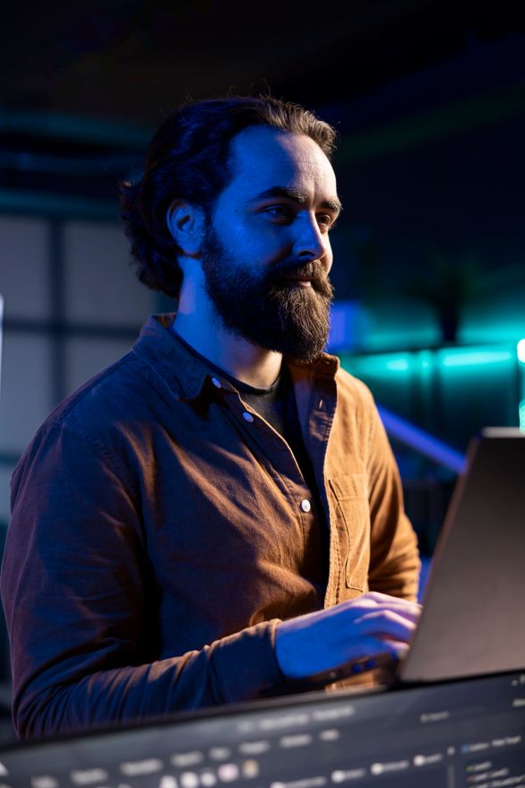 IT expert photo